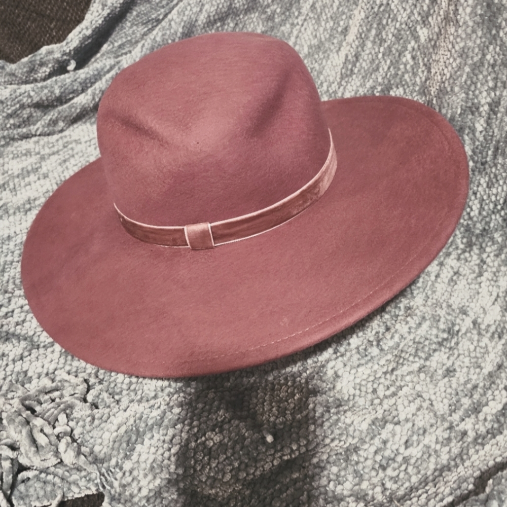 Womens hat
